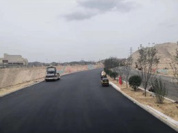 烏魯木齊機場改擴建工程飛行區場道工程順利通過第一階段土石方工程分部工程驗收